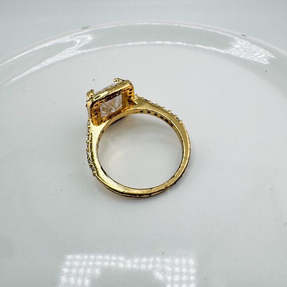 Vintage Gold Tone Halo Cocktail Ring Clear Stone Glam Sparkle Statement Retro - Picture 9 of 10